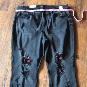 Judy Blue Women’s black jeans size 20. NWT